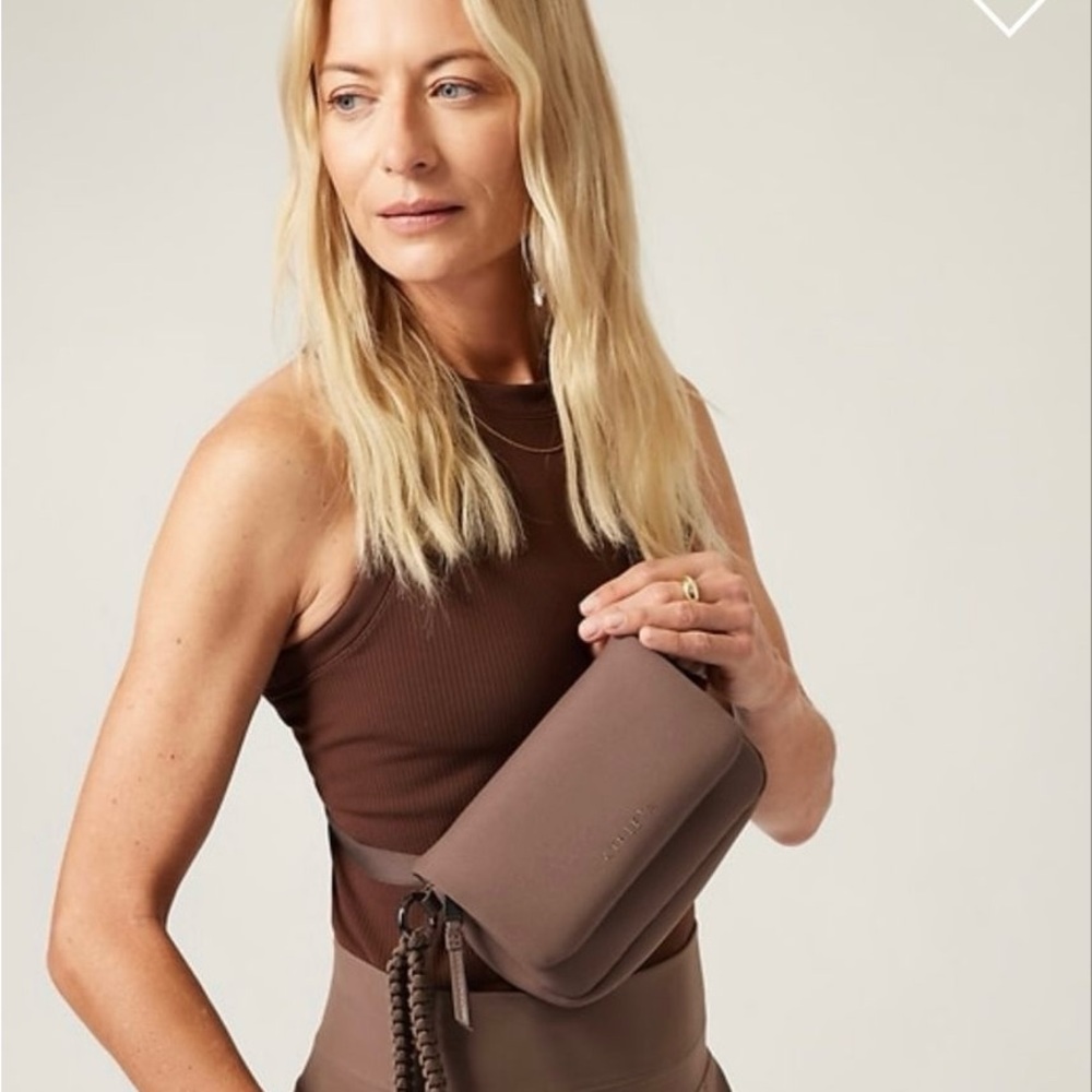 ATHLETA REVIVE CONVERTIBLE CROSSBODY WAISTBAG